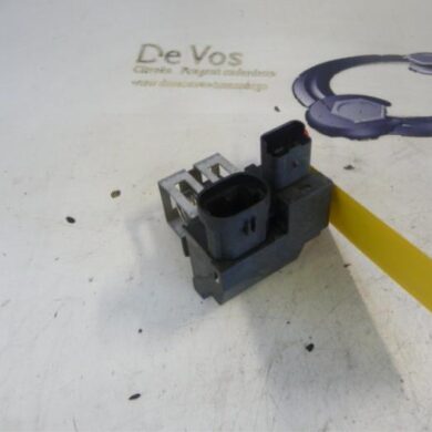 Peugeot 208  Cooling fan resistor 2013 1267J6