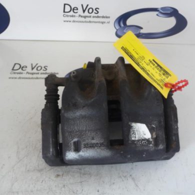 Peugeot Expert  Remklauw (Tang) rechts-voor RH02 2012 1607731780