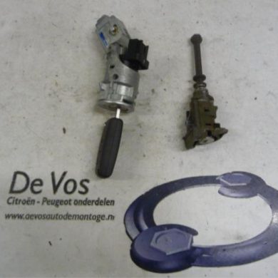 Peugeot 407 2.0 HDiF 16V Set of cylinder locks (complete) 2005 4162EA