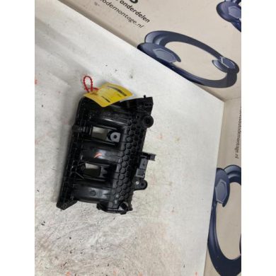 Peugeot 2008  Intake manifold HNZ 2015 9802101480-9842272880