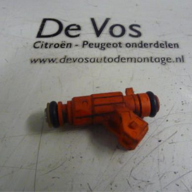 Citroen Xsara 1.6i 16V Injector (petrol injection) NFU 2003 1984E9
