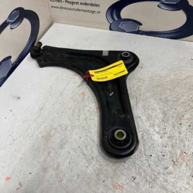 Peugeot 2008 1.2 12V e-THP PureTech 130 Front wishbone, left 2018 9803286580