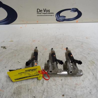 Peugeot 308  Injector (petrol injection) HNY 2014 9826718380