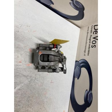 Peugeot 2008 1.2 VTi 12V PureTech 100 Remklauw (Tang) rechts-achter HNK 2020 1664736980