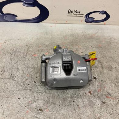 Peugeot 3008 1.6 16V HYbrid 225 Remklauw (Tang) rechts-voor 5G06 2021 1612372380