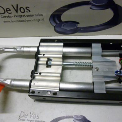 Peugeot 307 2.0 16V Hoofdsteun 2005 885290