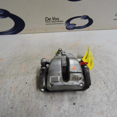 Peugeot 2008  Remklauw (Tang) rechts-voor HNKHN05 2020 1648321680