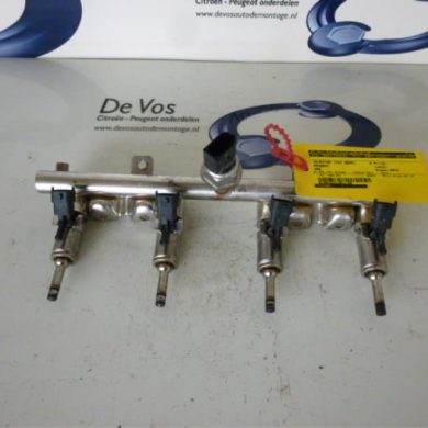 Peugeot 308  Injector (petrol injection) 5FU 2012 1984H5