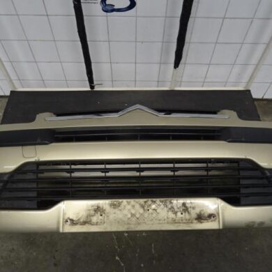 Citroen C4 1.6 16V Front bumper 2005 7401AP
