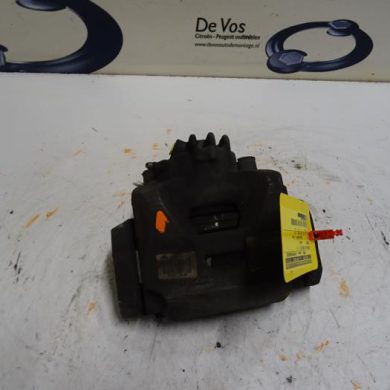 Peugeot 208  Front brake calliper, right 5FV-5FV5F02 2014 4400X2