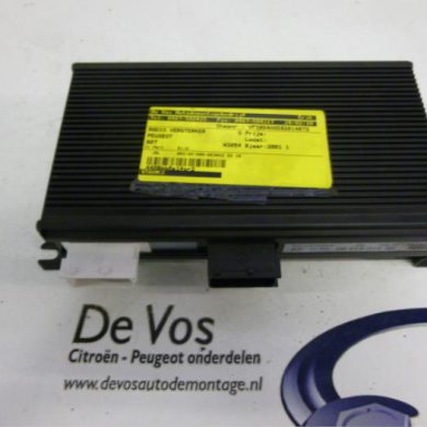 Peugeot 607 2.2 HDi 16V FAP Radio versterker 2001 6560K3