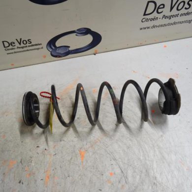Peugeot 208 1.2 Vti 12V PureTech 100 Schraubenfeder hinten 2019 9828919580