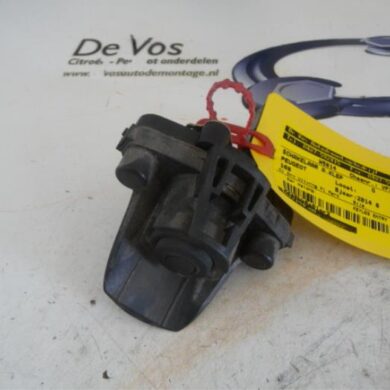 Peugeot 108 1.0 12V Schakelaar achterklep 2014 1612194580