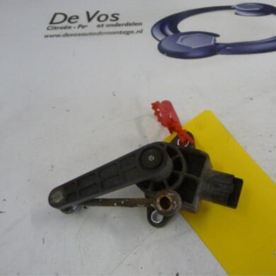 Peugeot Expert  Hoogteregelaar vering Links-achter 2008 5273G2