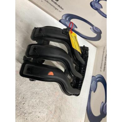 Peugeot 208  Intake manifold HMZ 2016 9673063980