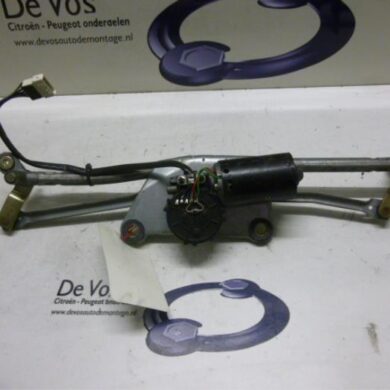 Citroen Xantia  Front wiper motor 1998 95668914
