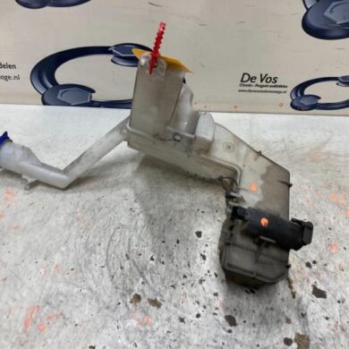 Peugeot 508  Front windscreen washer reservoir 2012 6431Q7