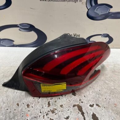 Peugeot 208 1.2 12V e-THP PureTech 110 Taillight, right 2019 9825601180