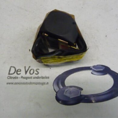 Peugeot 205 1.4 Rear seatbelt, left 1991 8971SC