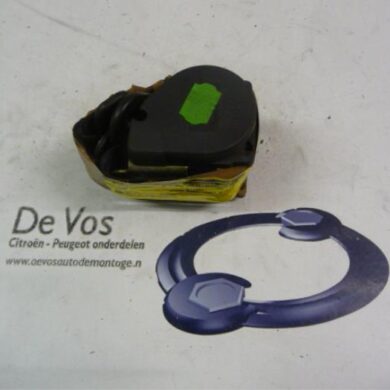 Citroen Xantia 1.8i X,SX Rear seatbelt, left 1997 8972V2