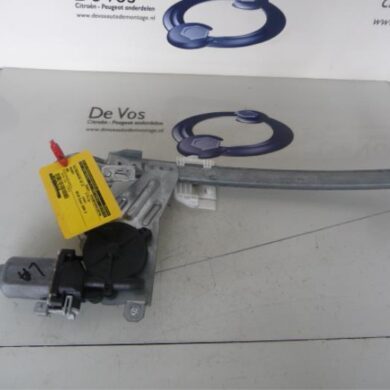 Peugeot 206 1.4 16V Rear door window mechanism 4-door, left 2004 922352