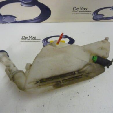 Peugeot 206 1.4 HDi Front windscreen washer reservoir 2005 643195