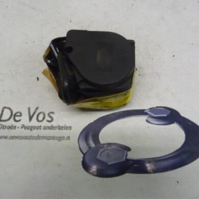 Citroen Saxo 1.1i X,SX Rear seatbelt, left 1997 8972EQ