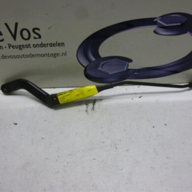 Citroen Xantia  Front wiper arm 1996 6429H3