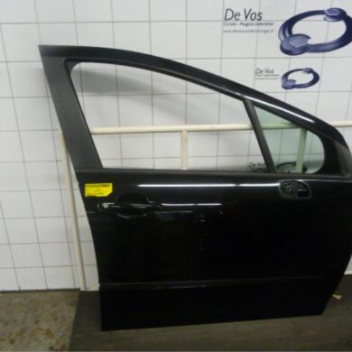 Peugeot 308  Front door 4-door, right 2008 9004CC