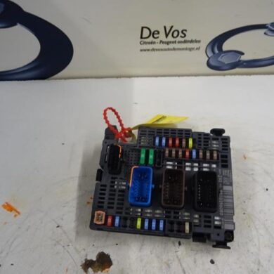 Peugeot 308  Fuse box 2016 9810296080