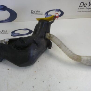 Citroen C4  Ruitensproeiertank voor 2006 6431F8