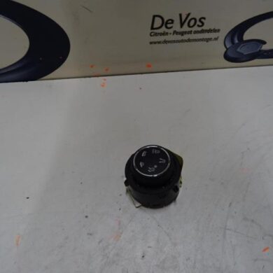 Peugeot 2008  Switch 2018 96784282ZD