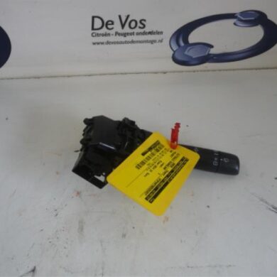 Peugeot 108  Ruitenwis Schakelaar 2014 B000777880