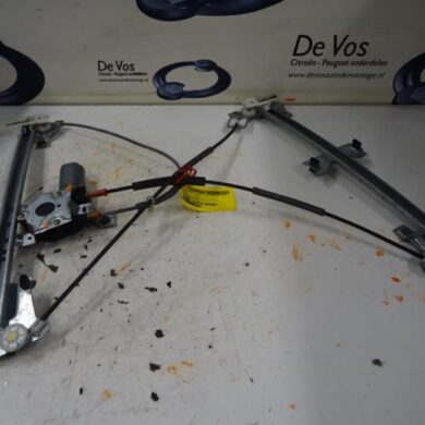 Citroen Berlingo 1.9 D Ruitmechaniek 4Deurs rechts-voor 2004 9222G1-1619992280