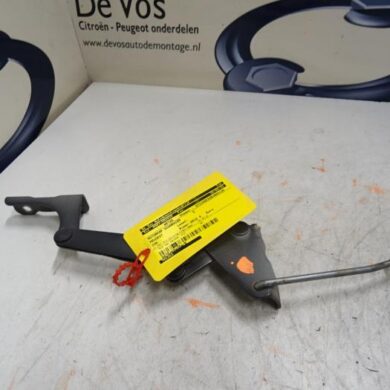 Peugeot iOn  Bonnet Hinge 2012 7913S3-1610133780