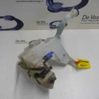 Peugeot 407  Front windscreen washer reservoir 2007 6431E7