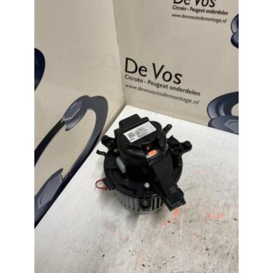 Peugeot 3008  Kachel Ventilatiemotor 2018 1609690180-9821292180