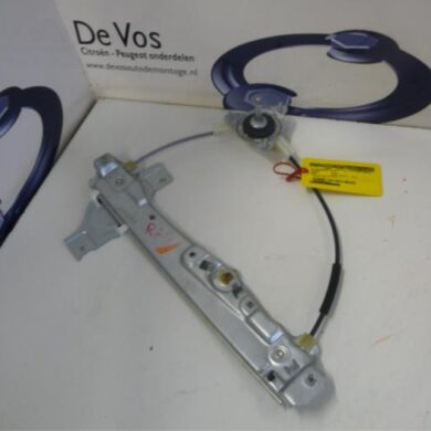 Peugeot 2008  Ruitmechaniek 4Deurs rechts-achter 2015 9673153880