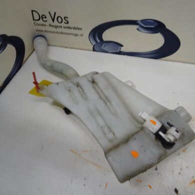 Citroen DS4  Front windscreen washer reservoir 2011 6431Q2