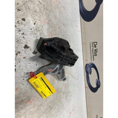 DS Automobiles DS3 Crossback 1.2 12V PureTech 155 Engine mount HNN-HN07 2019 9677258480