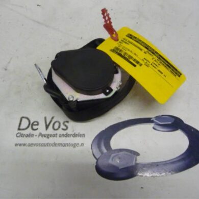 Peugeot 407 2.0 HDiF 16V Rear seatbelt, right 2008 8976E1