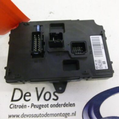 Peugeot 607 2.7 HDi V6 24V Zekeringkast 2006