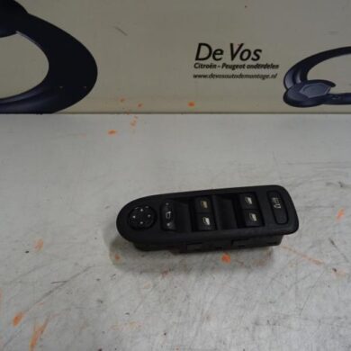 Peugeot 308  Combischakelaar ramen 2011 649026
