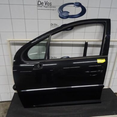 Peugeot 207  Door 4-door, front left 2011 9002X5