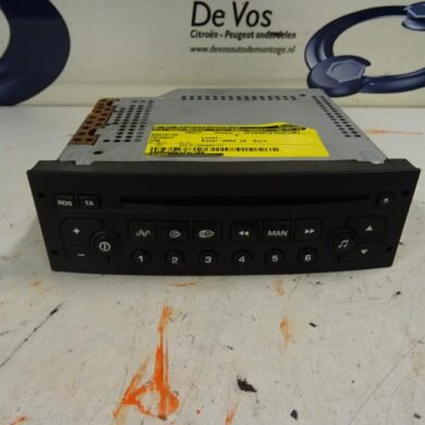 Peugeot 206 1.6 16V Radio CD Speler 2003 6564RT-6564A4