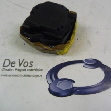 Citroen C5  Rear seatbelt, right 2005 8975P5