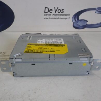 Peugeot 208  Radio 2013 1612112080