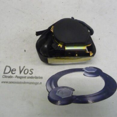 Peugeot 1007 1.4 16V Rear seatbelt, right 2005 8974W2