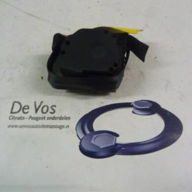 Citroen C5  Rear seatbelt, right 2006 8975P5