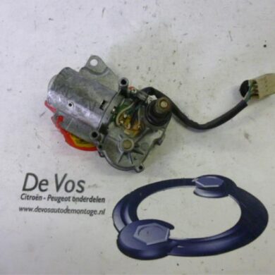 Peugeot 405  Ruitenwissermotor achter 1990 640575